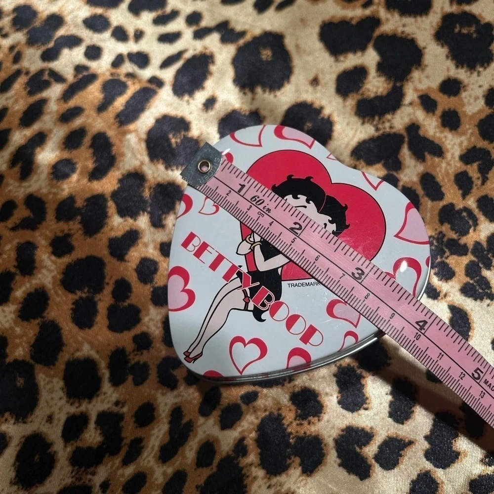 Vintage Y2K Betty Boop White Heart Shaped Metal Tin Container